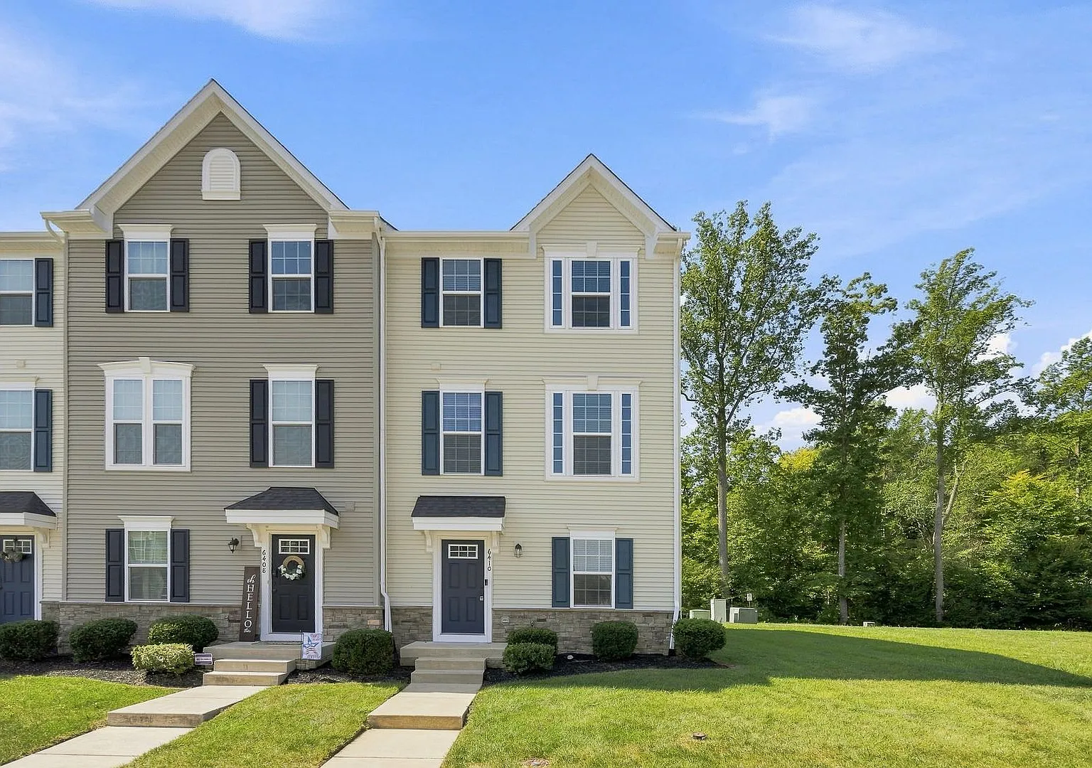 Spotsylvania - Close To Restaurants And Shops — Photo 1