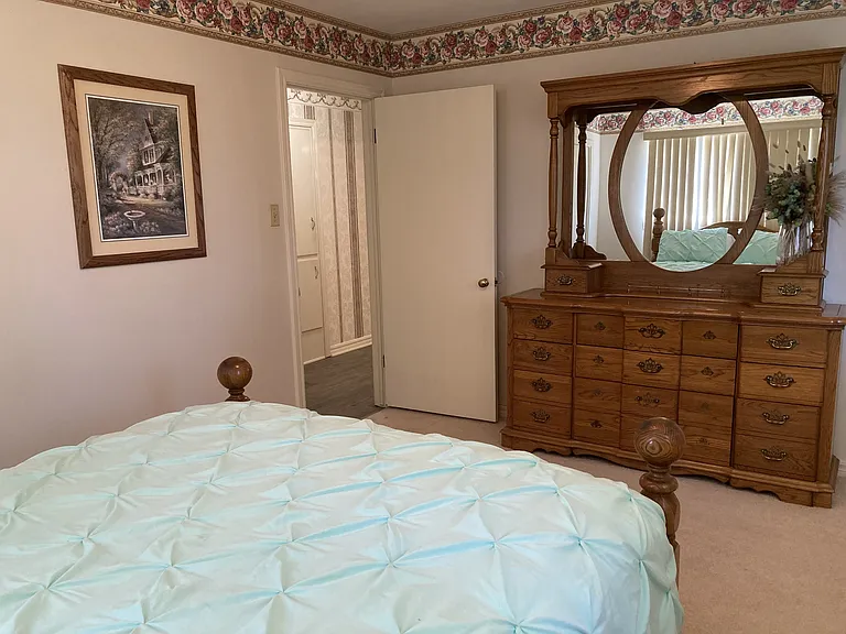 927 Skyline Dr — Photo 26