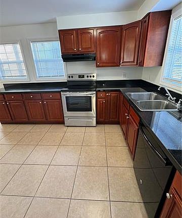 4th image of 6217 Curie St