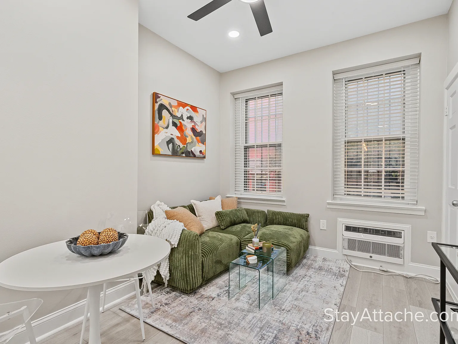 1 bed, 450 sqft, $3,630 — Photo 3