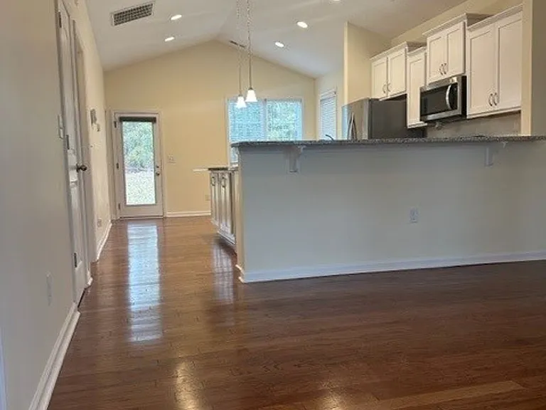 103 Grand Oaks Dr — Photo 4