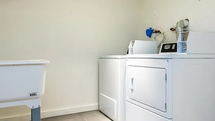 Rented by Nooklyn NYC LLC | media 9