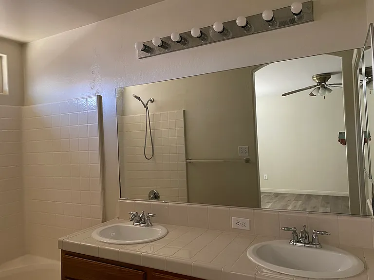 11923 Stratosphere Ave — Photo 4