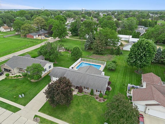 5th image of 813 Pleasant Hill Dr
