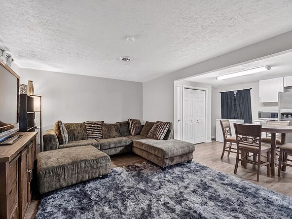 2nd image of 1150 Oriole Ct