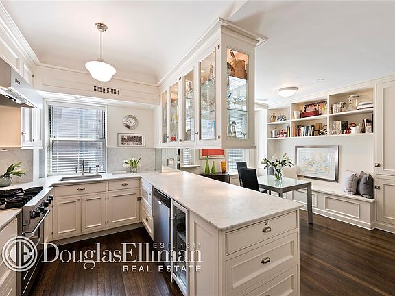 5th image of 116 E 63rd St APT 9C