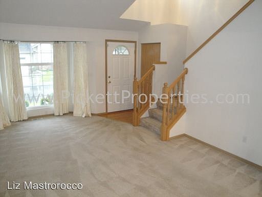 2nd image of 6038 Sycamore Ln NE