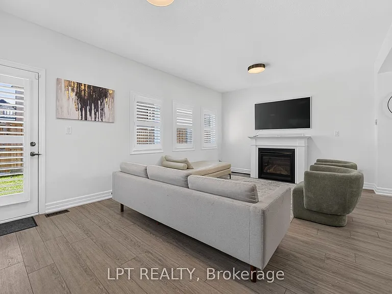 148 Hollybrook Trl S — Photo 10