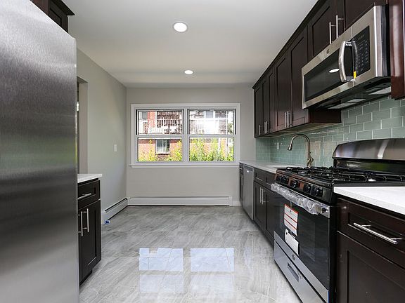3rd image of 13711 159th St