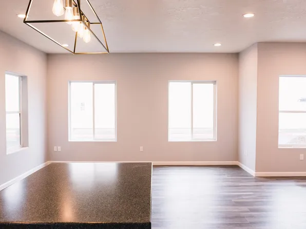 167 S 12th St, Lebanon, OR 97355