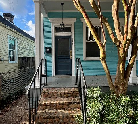 2nd image of 1824 Burdette St #1824