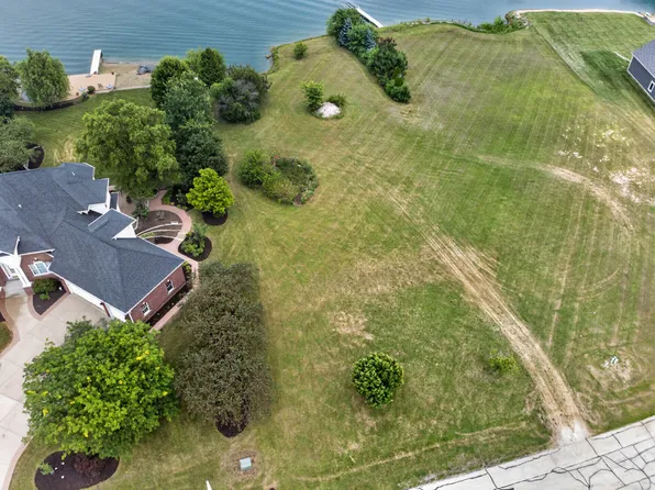 214 Slalom Ct, Minooka, IL 60447