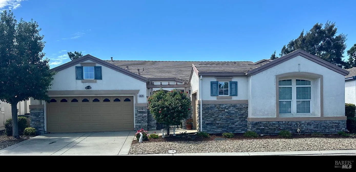 1074 Waterwood Drive photo 1
