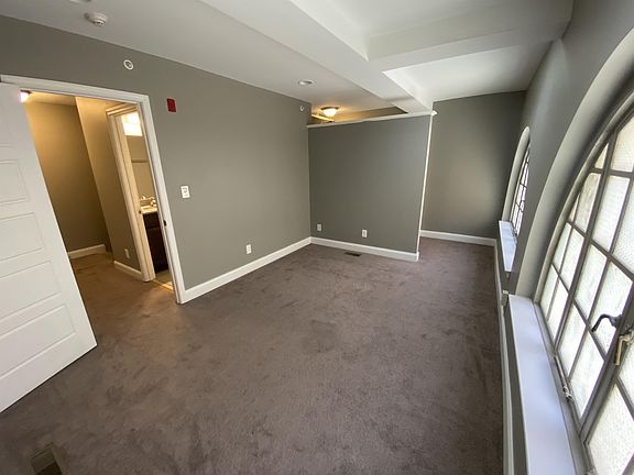 2nd image of 945 4th Ave #19