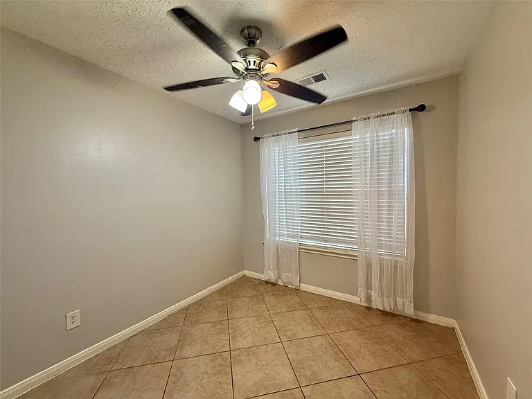 9019 Autumnsong Dr — Photo 5