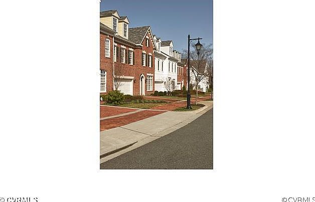 2nd image of 718 Chiswick Park Rd #1-MM