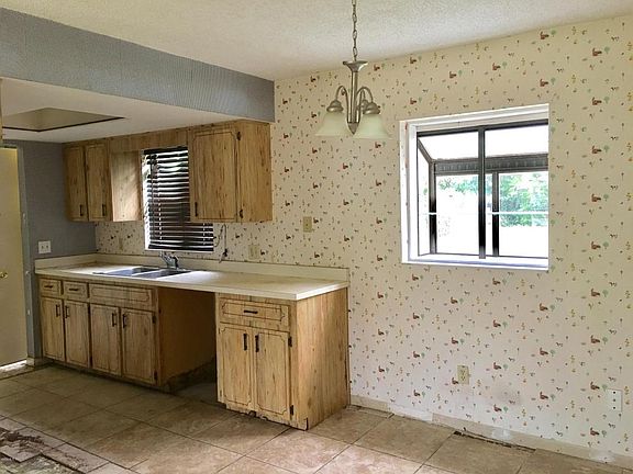 4th image of 10812 SE 55th Ave