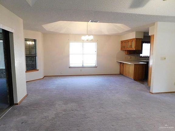 4th image of 238 Diana Dr