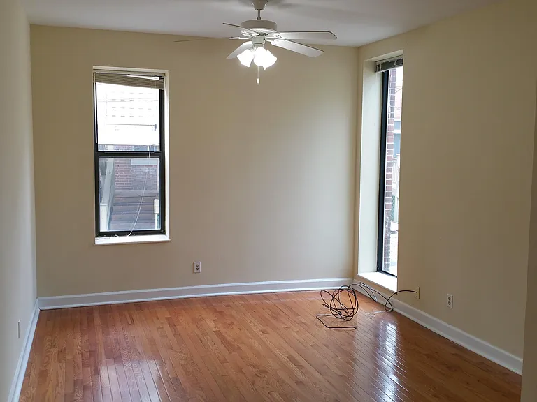 348 N Newstead Ave — Photo 7
