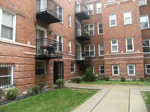 2107 E 67th St APT G6, Chicago, IL 60649