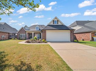 11716 S Willow St, Jenks, OK 74037