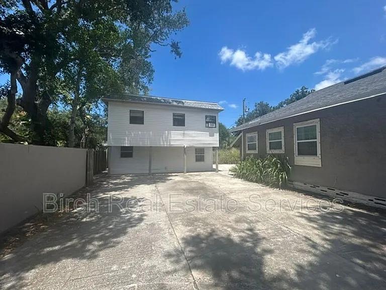 1725 Preston St S #B — Photo 15