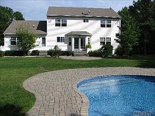 2nd image of 12 Fairfield Manor Dr
