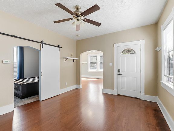 3rd image of 1623 Sherman Blvd