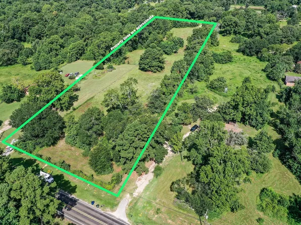 3722 Montgomery Rd, Huntsville, TX 77340