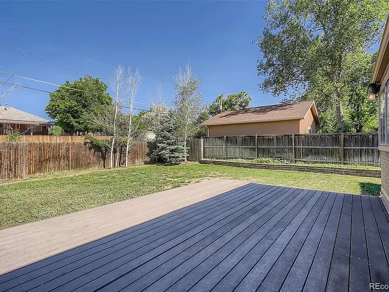 910 Forest St — Photo 17