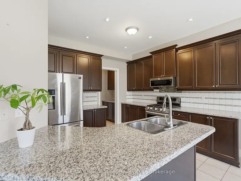 138 Kersey Cres — Photo 12