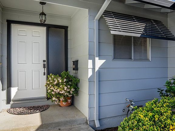 2nd image of 1136 Lanewood Way