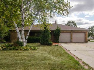 1151 Bellevue St, Green Bay, WI 54302
