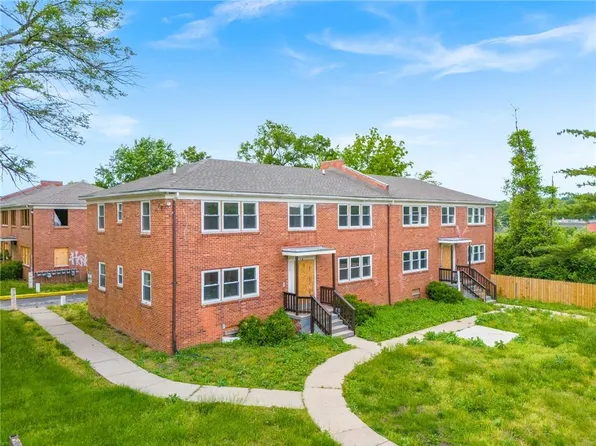 3000 E 49th St #776f18ccb, Kansas City, MO 64130