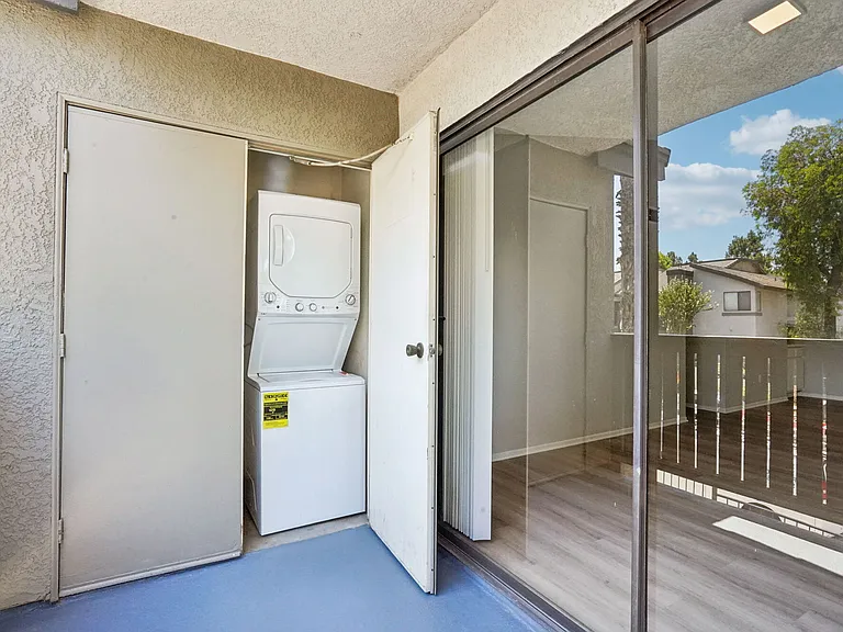 Hensley at Corona Pointe — Photo 9