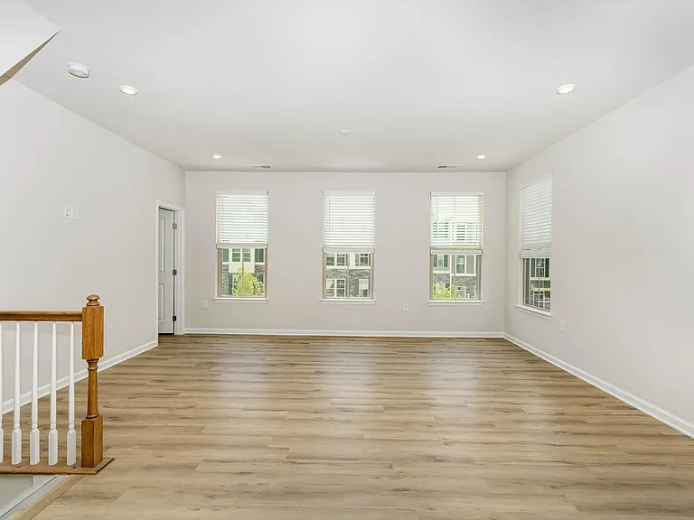 1328 Channing Park Cir — Photo 12