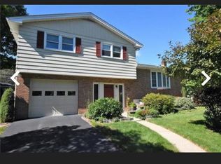 1526 Harmor Ln, Bethlehem, PA 18017