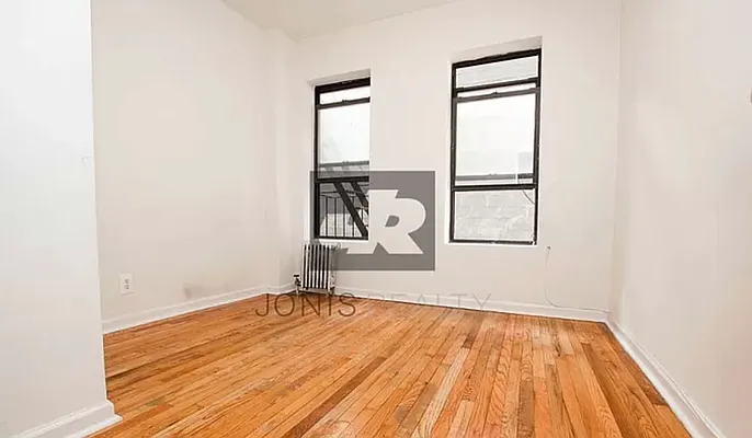 Rented by Jonis Realty | media 1