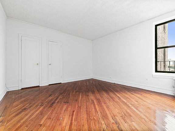 4th image of 4334 49th St APT 6F