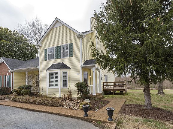 2nd image of 1209 Carriage Park Dr