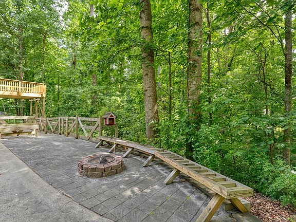 4th image of 2245 Mills Wood Run