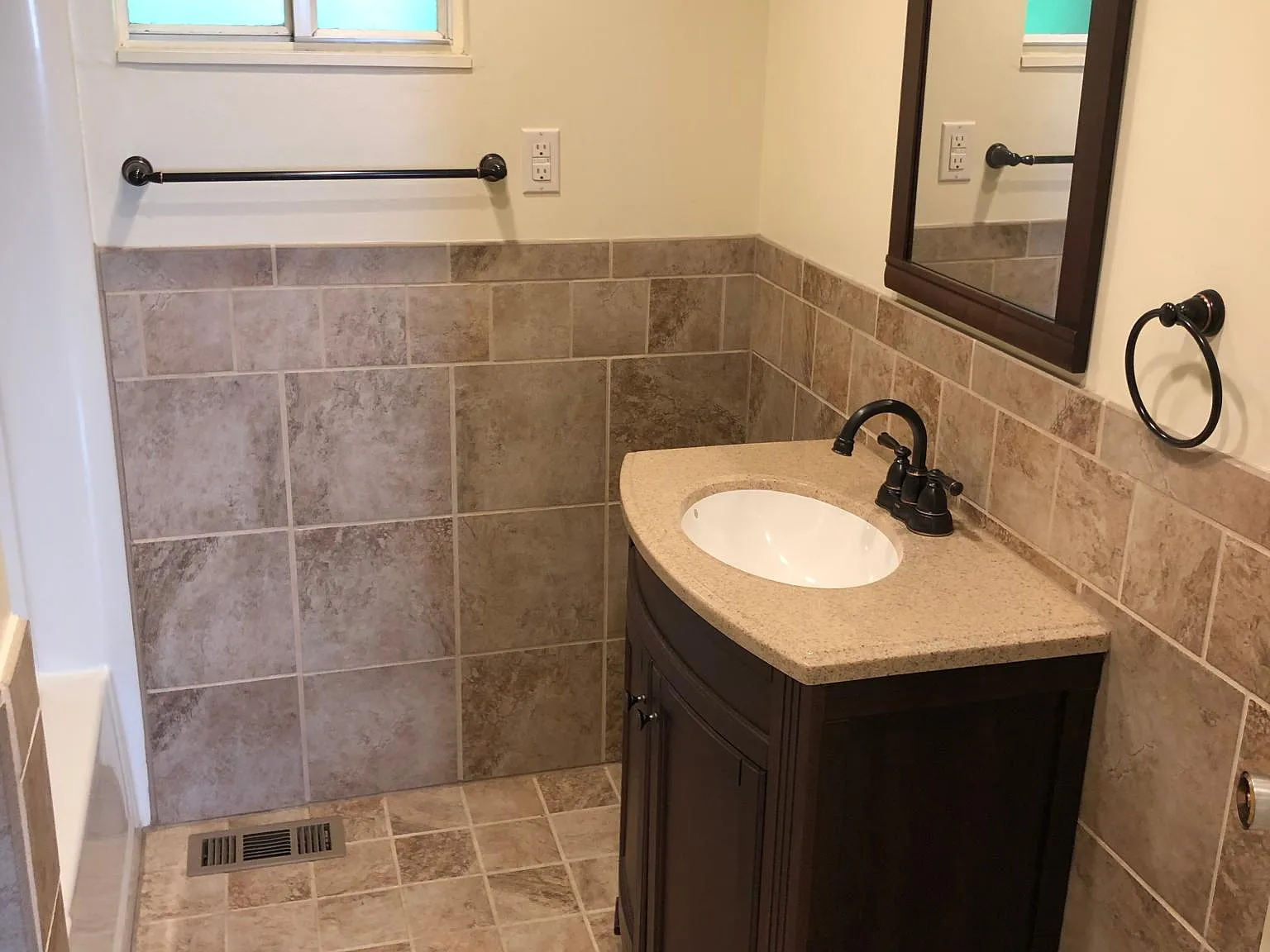 1 bed, $1,225 — Photo 4