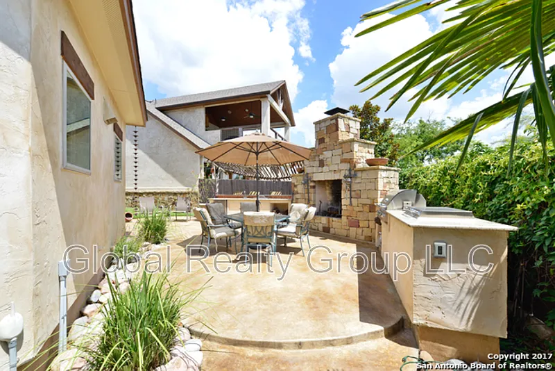 4 bed, 4.5 bath, 2813 sqft, $4,200 — Photo 3