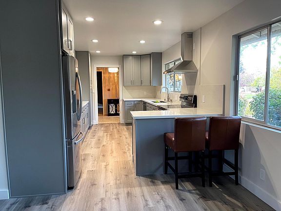 3rd image of 19099 Harleigh Dr
