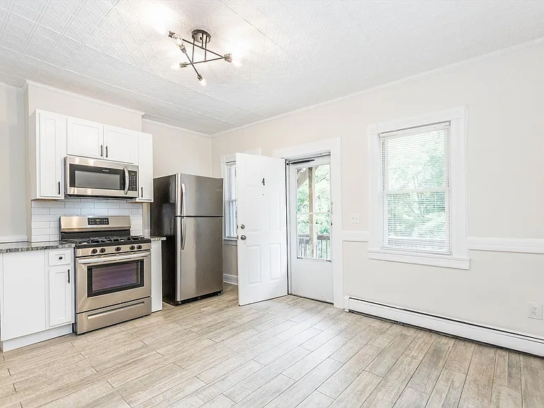 105 Pine St #2 — Photo 8
