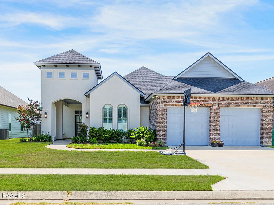 1st image of 403 Cypress View Dr