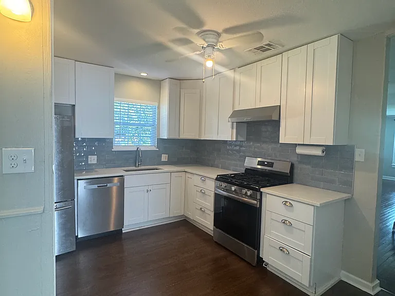 200 Elm St — Photo 11