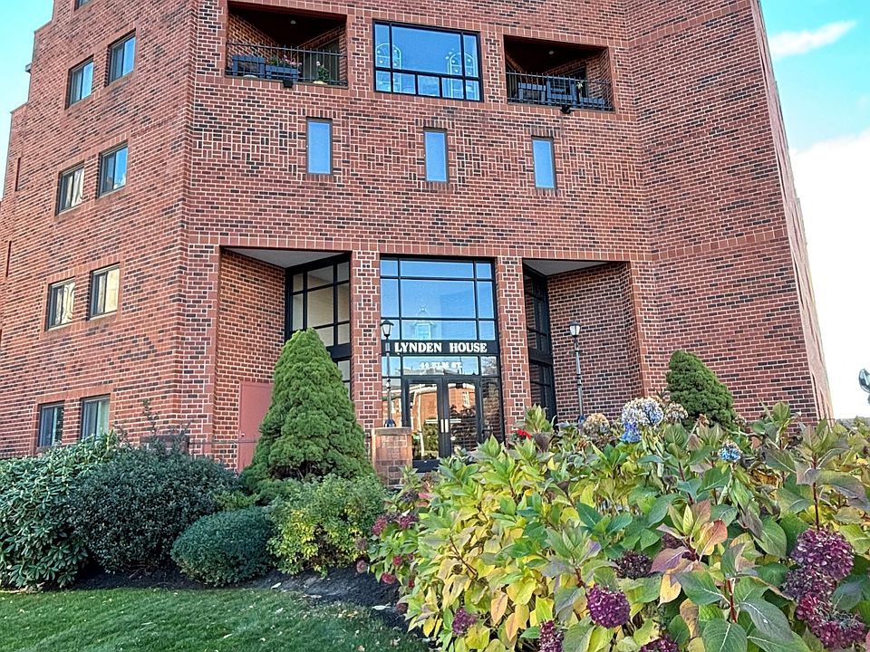 Modern, well maintained, convenient condo building.