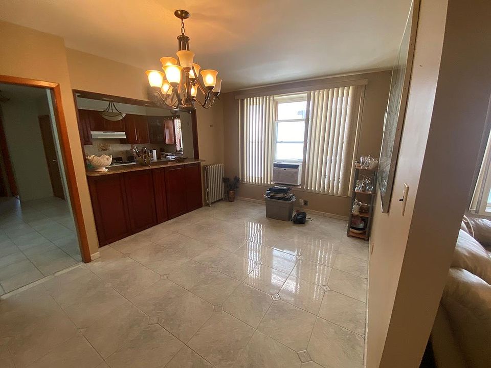 1st image of 14 Bay 14th St #1