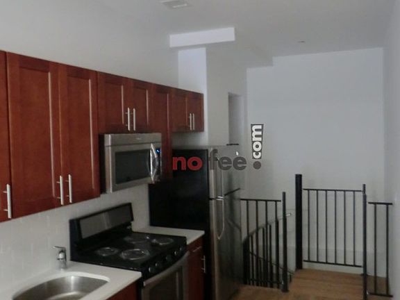 4th image of 229 W 121st St APT 1D